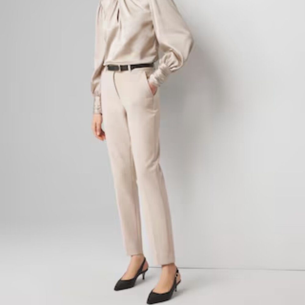 NWOT White House Black Market Perfect Form Pants Slim Ankle 0R Cream